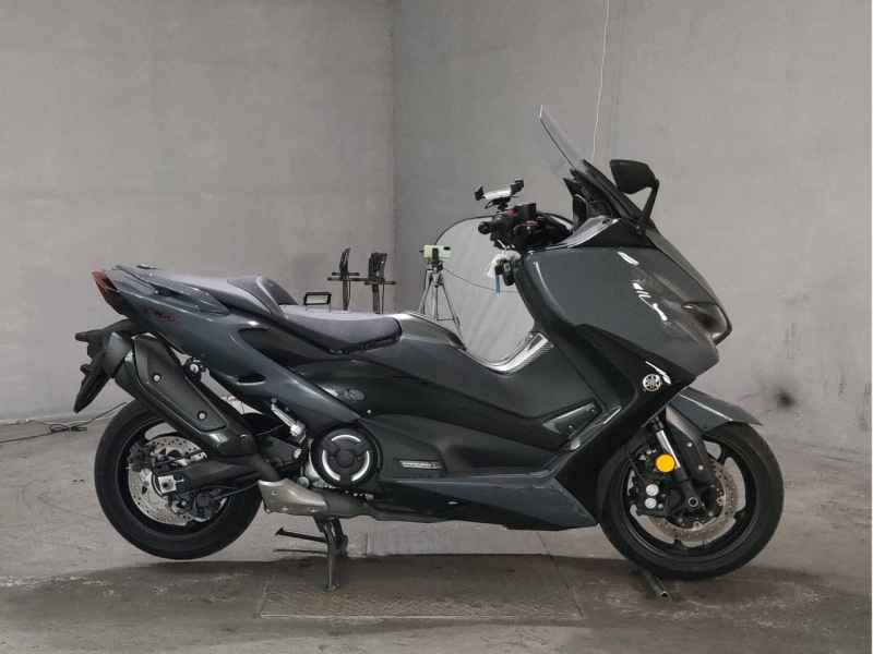 Yamaha TMAX 560 2022