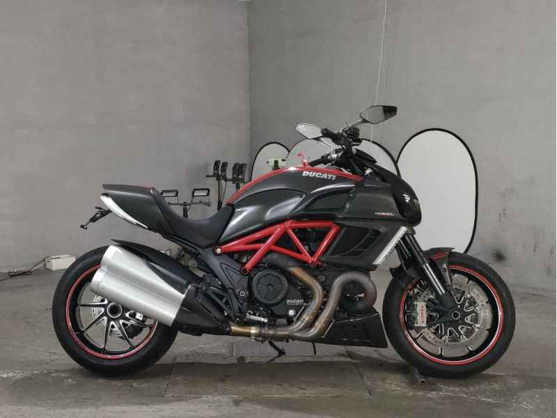 Ducati Diavel Carbon 2011