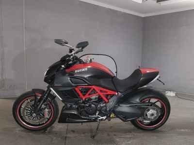Ducati Diavel Carbon 2011