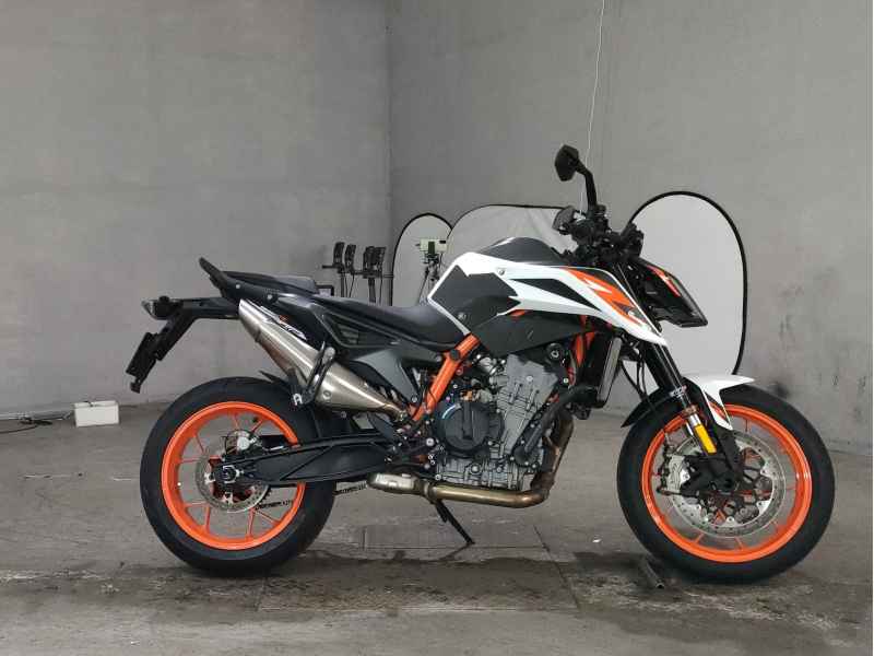 KTM 890 Duke R 2022