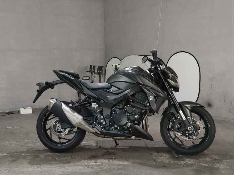 Suzuki GSX-S750 2021