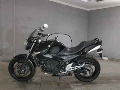 Suzuki GSR400 2016