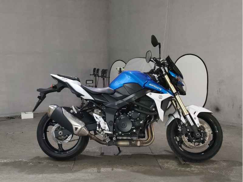 Suzuki GSR750 2014
