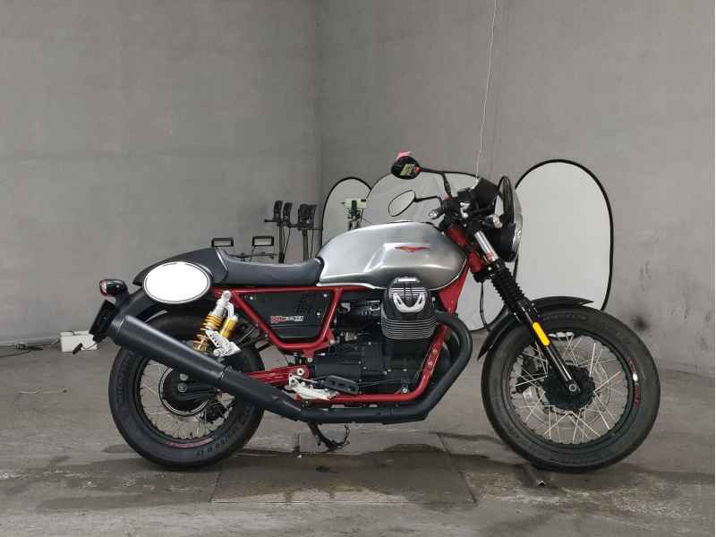 Moto Guzzi V7 III Racer 2018