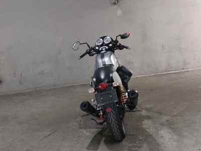 Moto Guzzi V7 III Racer 2018