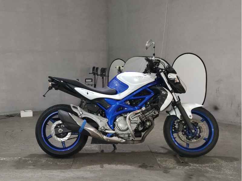 Suzuki Gladius SFV400 2012