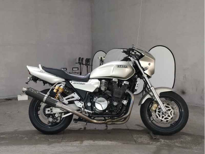 Yamaha XJR1200