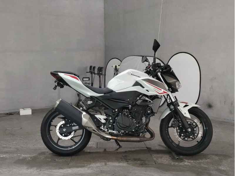 Kawasaki Z400 2021