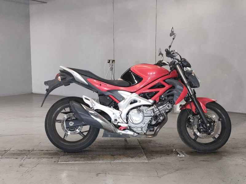 Suzuki Gladius SFV400 2010