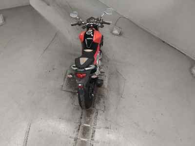 Suzuki Gladius SFV400 2010