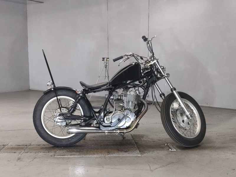 Yamaha SR400