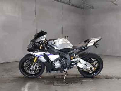 Yamaha YZF-R1M 2016
