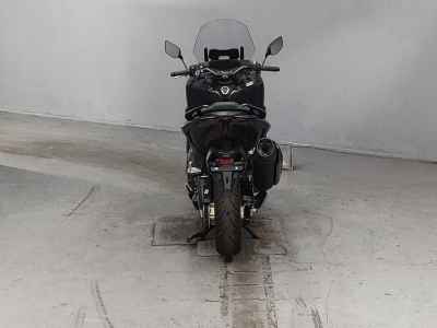 Yamaha TMAX 560 2025