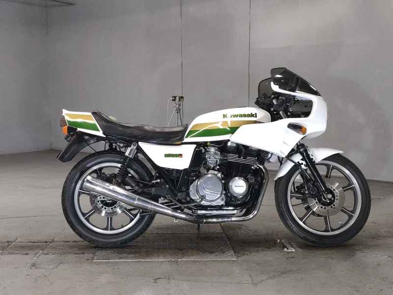 Kawasaki GPZ750 2024
