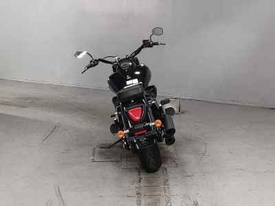 Suzuki Boulevard C90 2021