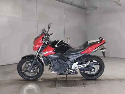 Suzuki GSR400 2012