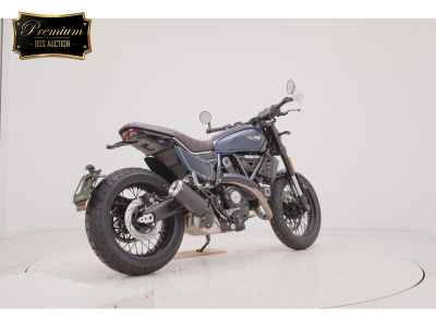 Ducati Scrambler Nightshift 2025