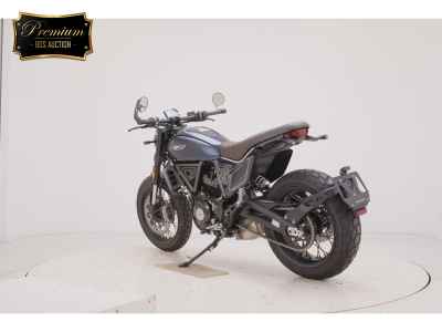 Ducati Scrambler Nightshift 2025