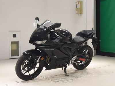Yamaha YZF-R25 2022