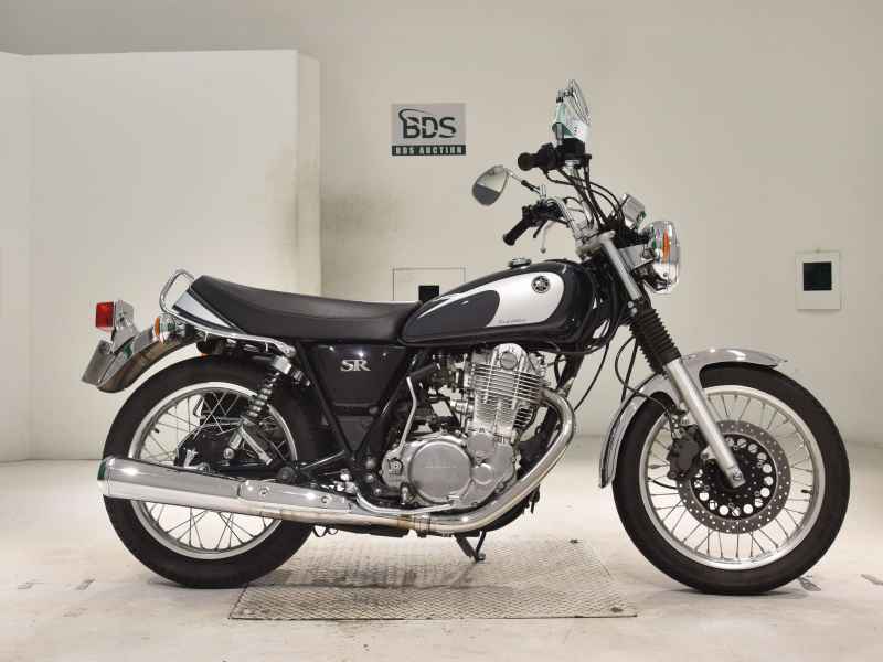Yamaha SR400 2021