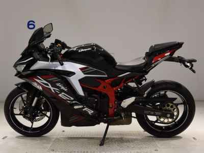 Kawasaki Ninja ZX-25R 2021