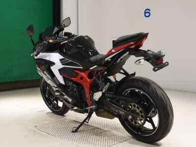 Kawasaki Ninja ZX-25R 2021