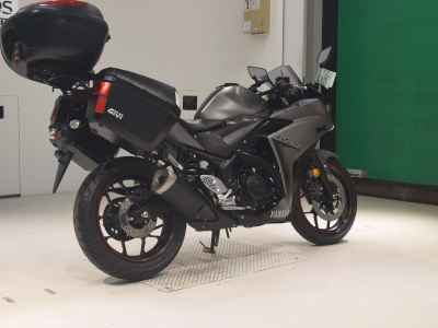 Yamaha YZF-R25 2016