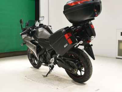 Yamaha YZF-R25 2016