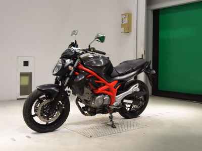 Suzuki Gladius SFV650 2014