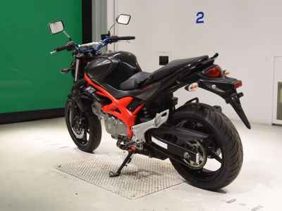 Suzuki Gladius SFV650 2014