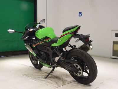 Kawasaki Ninja ZX-4RR 2024