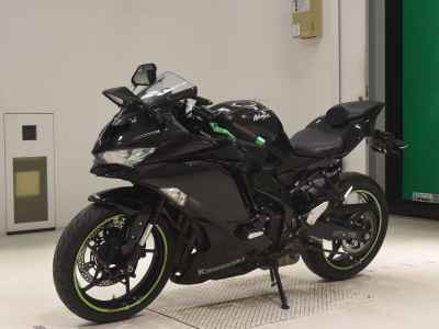 Kawasaki Ninja ZX-25R 2022