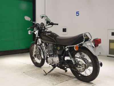 Yamaha SR400 2021