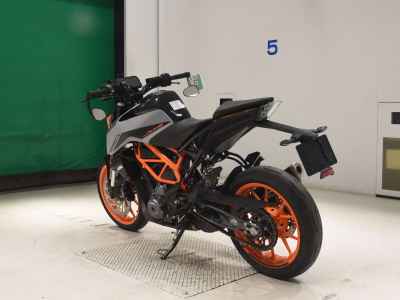 KTM 390 Duke 2021
