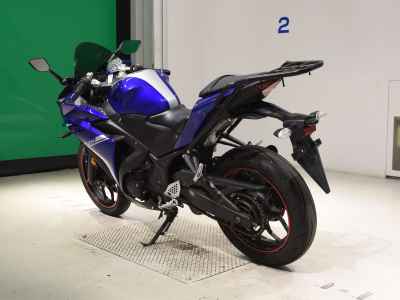 Yamaha YZF-R25 2015