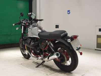 Moto Guzzi V7 II Racer 2016