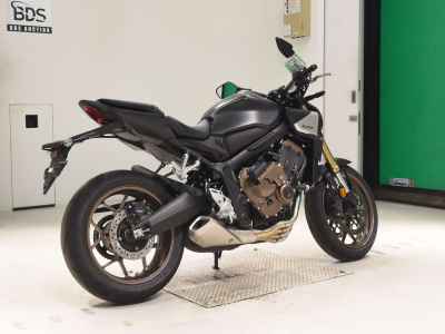 Honda CB650R E-Clutch 2024