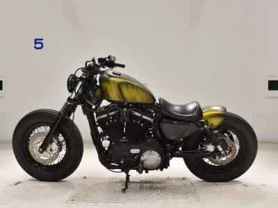 Harley-Davidson Sportster Custom XL1200C 2013
