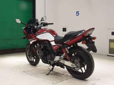 Honda CB400 Super Boldor 2019