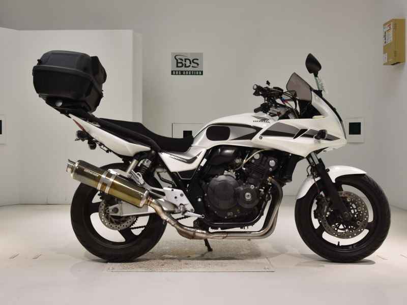 Honda CB400 Super Boldor 2010