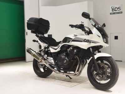 Honda CB400 Super Boldor 2010