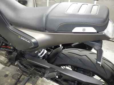 Husqvarna Svartpilen 401 2022