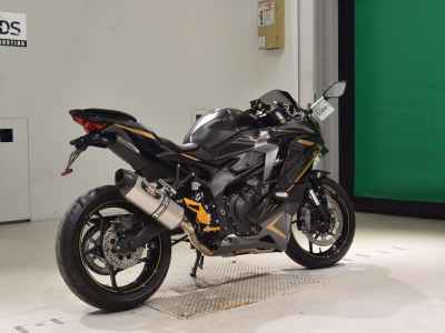 Kawasaki Ninja ZX-25R 2022