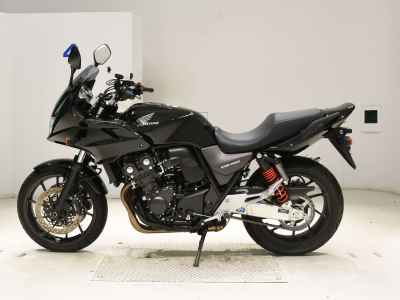 Honda CB400 Super Boldor 2022
