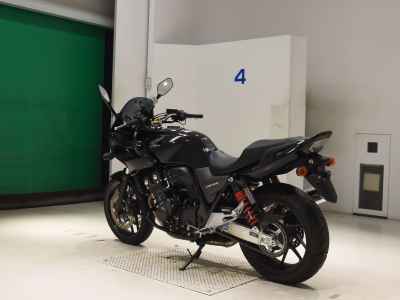 Honda CB400 Super Boldor 2022