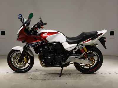 Honda CB400 Super Boldor 2014
