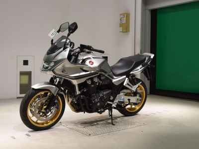 Honda CB1300 Super Boldor 2021