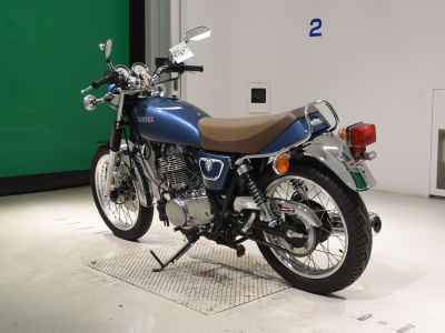 Yamaha SR400 2020