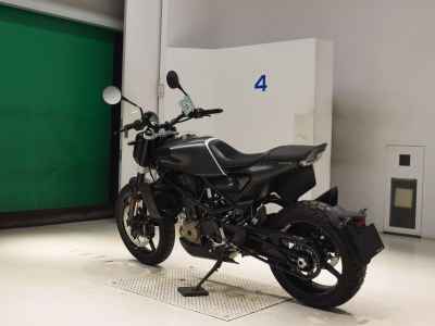 Husqvarna Svartpilen 701 2022