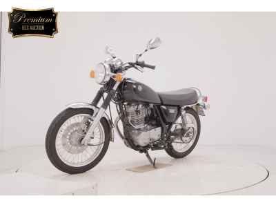 Yamaha SR400 2016